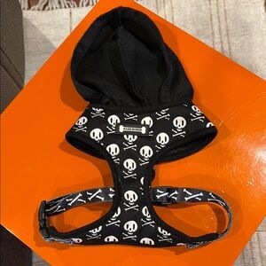 Barebones Skull Harness with hood ! Size small ( fits dogs 15 pounds or smaller